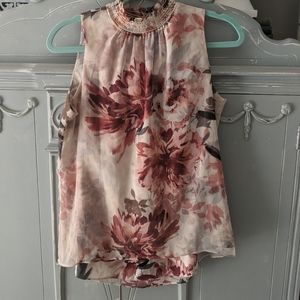 Romantic Floral White House Black Market blouse